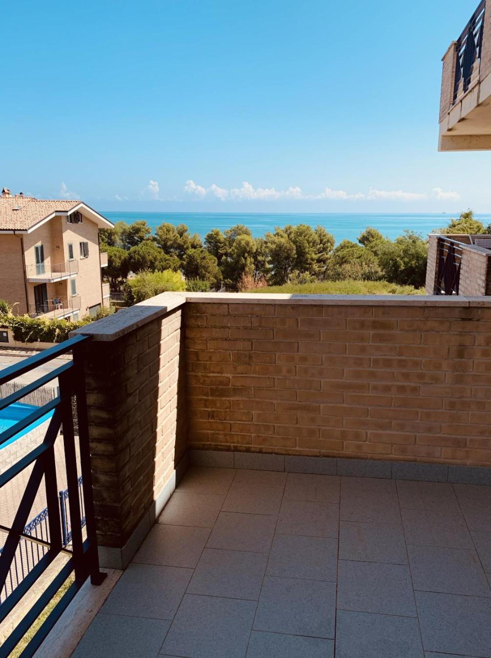 Alloggio Vista Mare - Parcheggio Gratis Pineto Εξωτερικό φωτογραφία